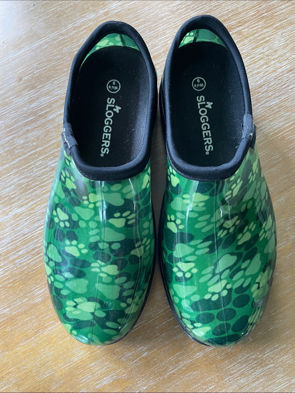 Sloggers Green Camo Slip-On Garden Clogs women’s size 9